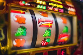 Live betting memungkinkan Anda bertaruh saat pertandingan berlangsung Odds real-time dan live betting dalam pertandingan sepak bola